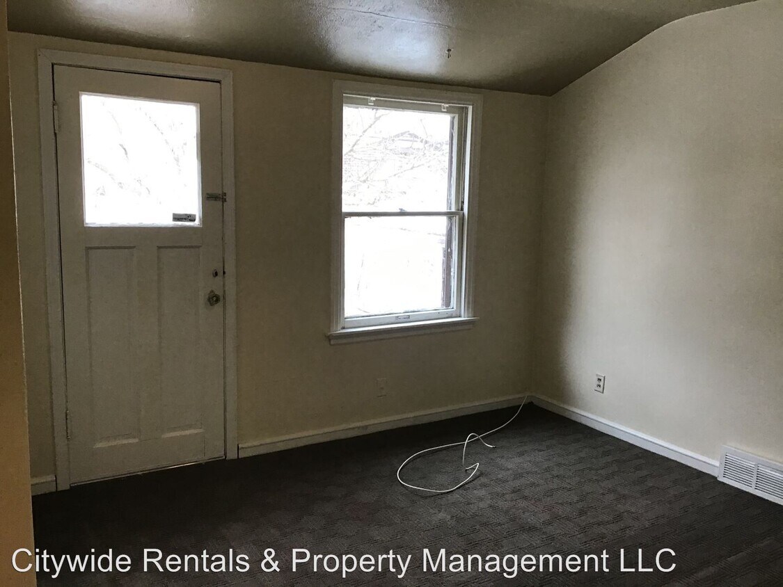 Building Photo - 3139 N 44th St