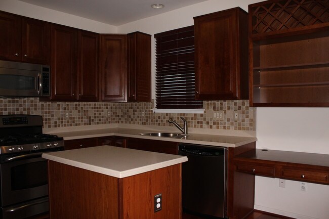 Building Photo - 123 Albemarle St