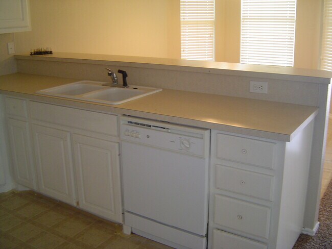 Foto del edificio - Half Off 1st Full Month's Rent with 12 mon...