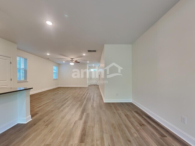 Foto del edificio - 1605 Lamplighter Ln