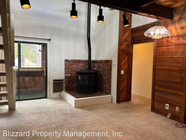 Building Photo - 2 br, 1 bath House - 449 Sierra Manor Rd U...