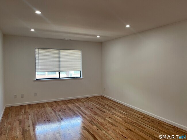 Foto del edificio - 1500 Bedford St