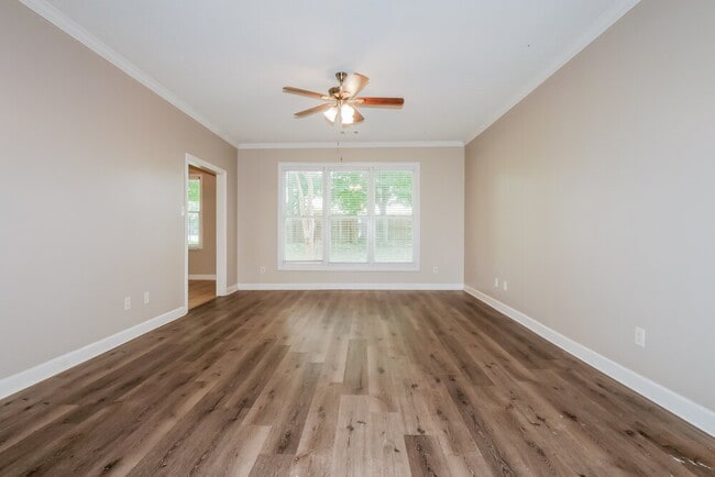 Building Photo - 8895 Linell Cove