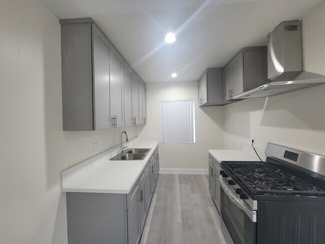 Foto del edificio - 14609 Saticoy St