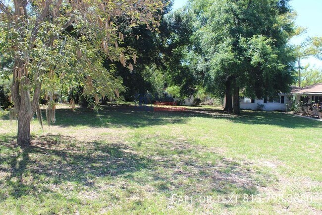 Building Photo - 621 Sunset Dr