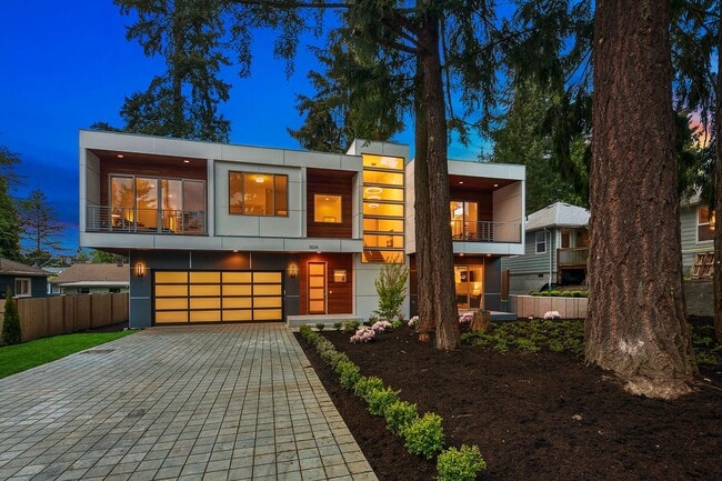 Building Photo - Leasing Luxury Home with 2 Master Suites i...