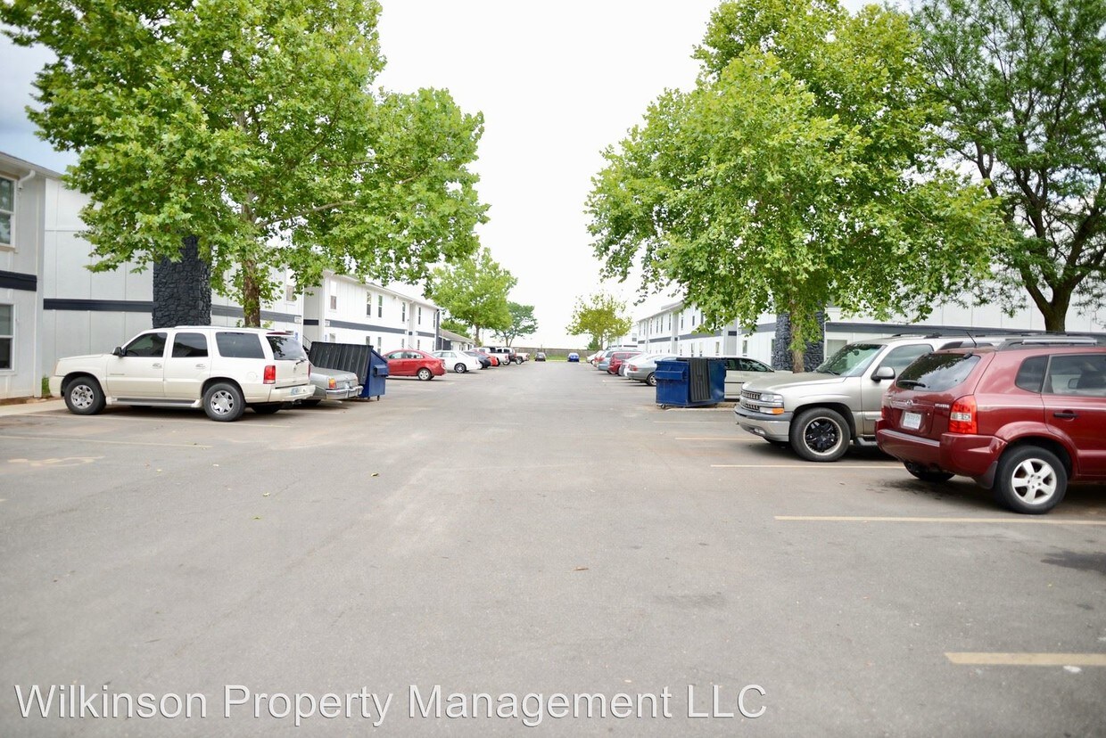 Foto principal - 4500 Cherry Hill Ln