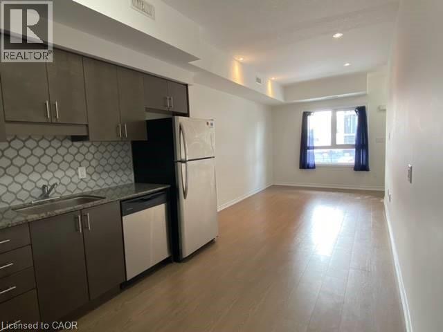 Photo du bâtiment - 1430 Highland Rd W