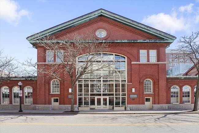 Building Photo - 106 13th St