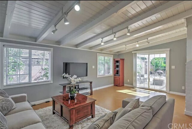 Building Photo - 8102 San Marino Dr