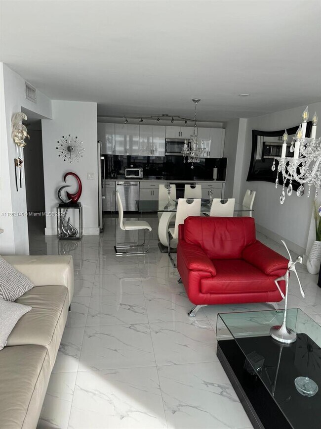 Foto del edificio - 600 NE 36th St