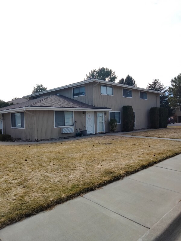 Primary Photo - 797 Meadows Dr