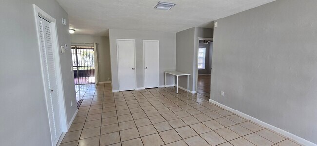 Foto del edificio - 19572 NW 29th Pl