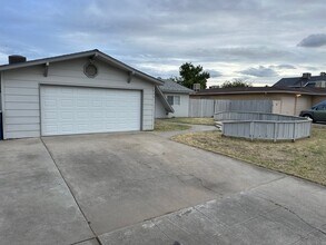 Building Photo - 135 E Stuart Ave