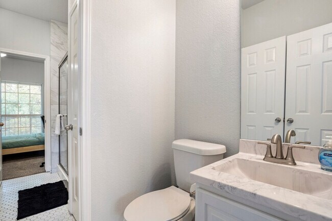 Foto del edificio - 1005 W 23rd St