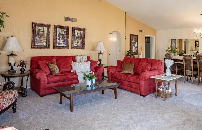 Building Photo - FULLY FURNISHED - LONG TERM RENTAL 3 Bedro...