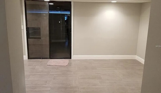 Building Photo - 727 N Himes Ave