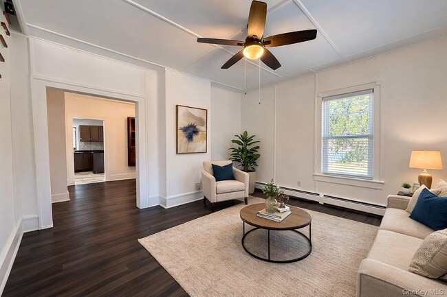 Building Photo - 24 Bennett St