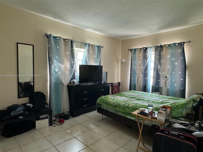 Foto del edificio - 2200 E Hallandale Beach Blvd