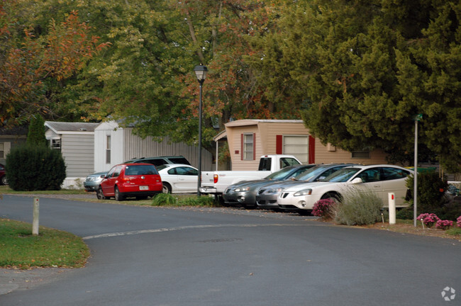 Building Photo - Whispering Pines