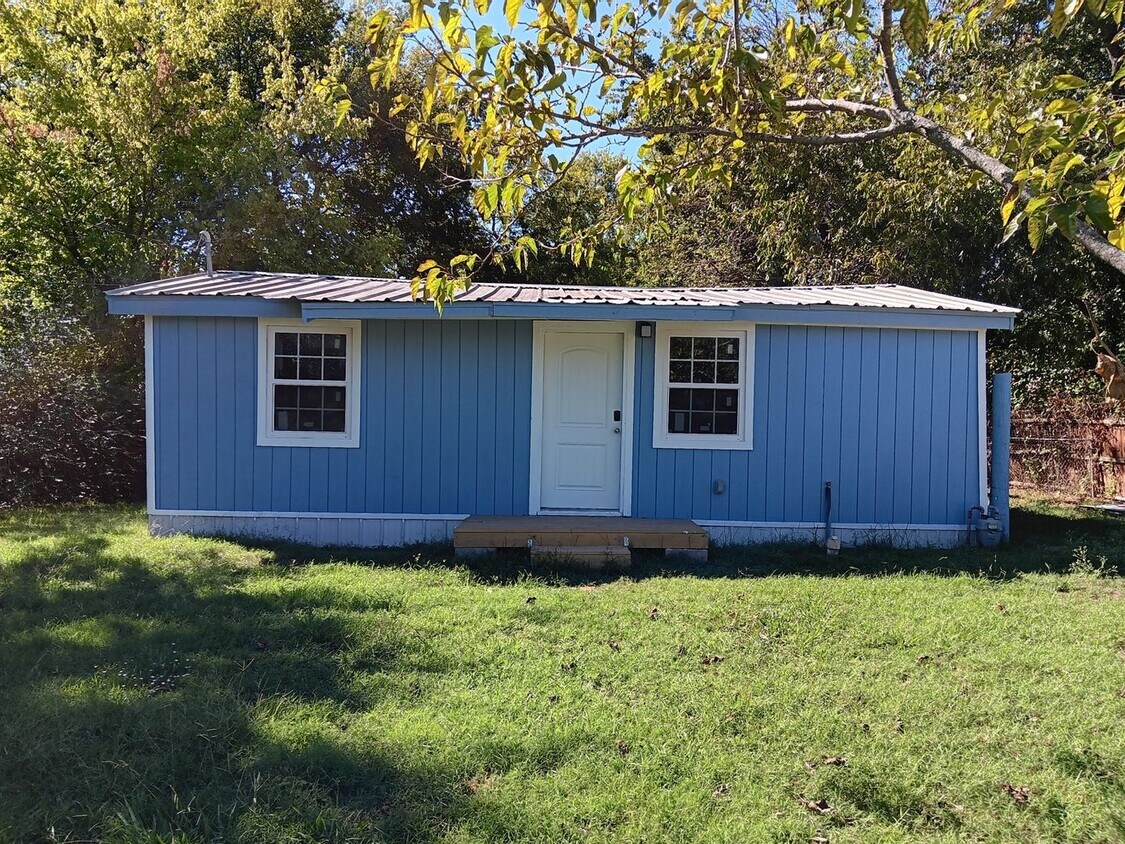 Primary Photo - Little Blue House