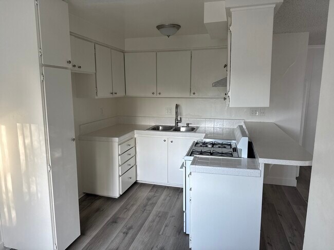 Foto del edificio - 8202 Ashgrove Dr