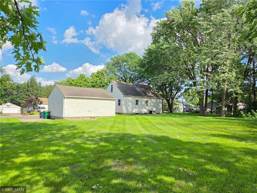 Foto del edificio - 5607 Regent Ave N