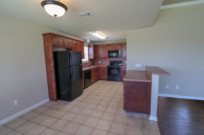 Building Photo - Paso Fino 676 - 680