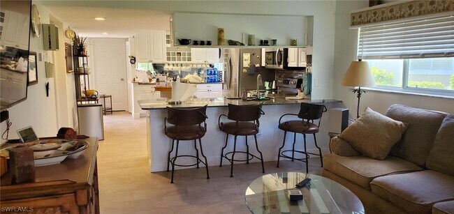 Foto del edificio - 236 Pebble Beach Blvd