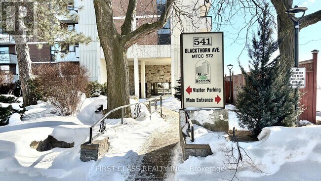 Building Photo - 541 Blackthorn Ave