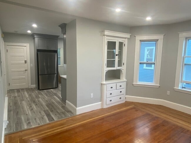 Photo - 811 Somerville Ave Apartment