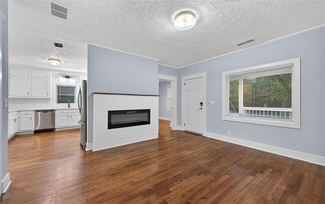 Foto del edificio - 6453 Shadow Rock Dr