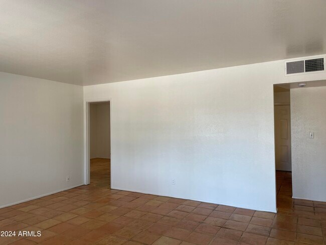 Building Photo - 2338 W Orchid Ln