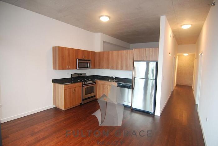 Primary Photo - 230 W Van Buren St