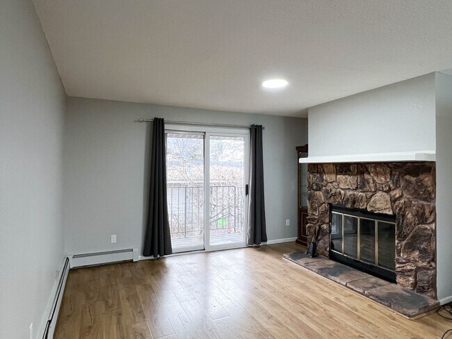 Foto del edificio - 6624 E 6th Ave