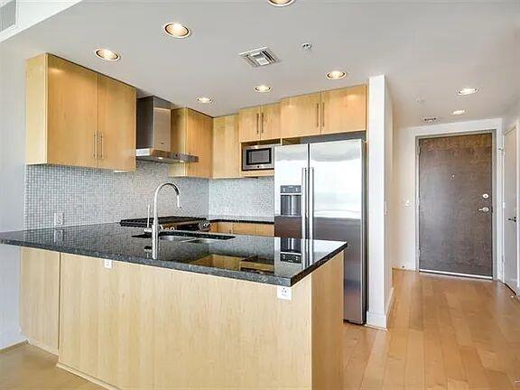 Foto del edificio - 300 Bowie St