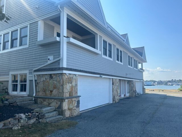 Primary Photo - 58 Rocky Neck