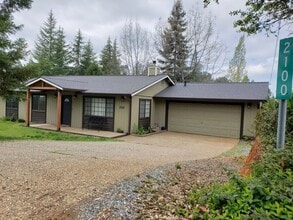 Building Photo - 2100 Deer Run Ct