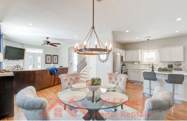 Building Photo - 1228 Island Pl E