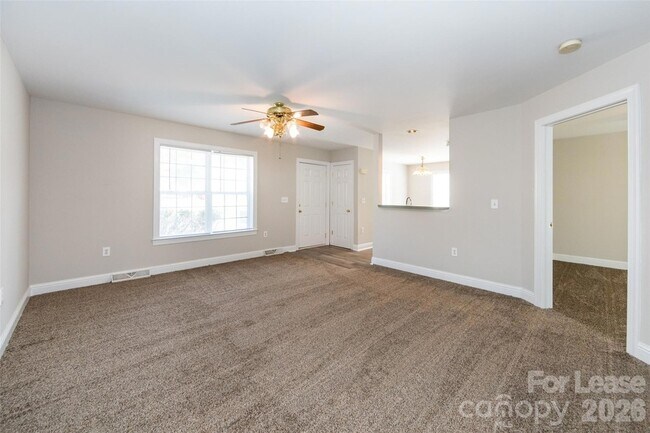 Building Photo - 807 King Arthur Dr