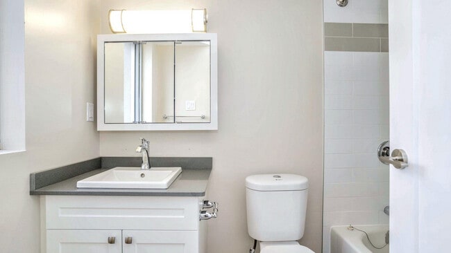 Building Photo - The Gartshore