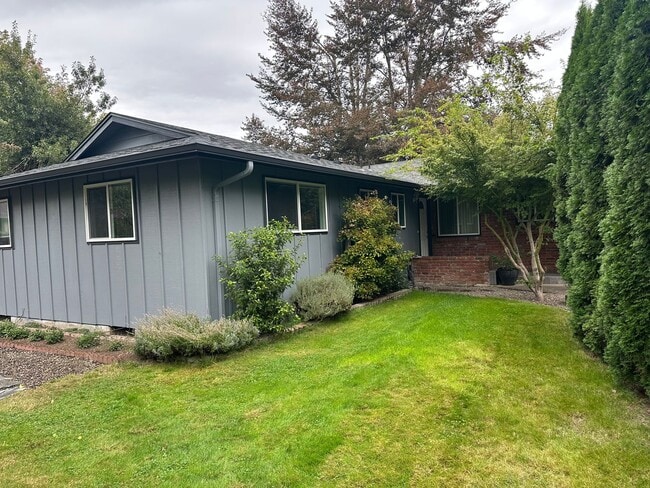 Foto del edificio - Beautiful 3 bedroom 2 bath house in Thurston!