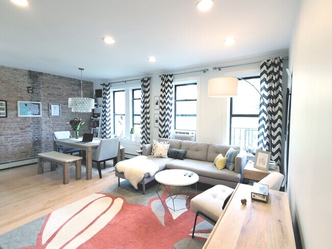 Open Living Area - 122 Sterling Pl