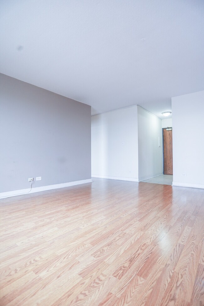 Foto del edificio - 4500 N Winchester Ave