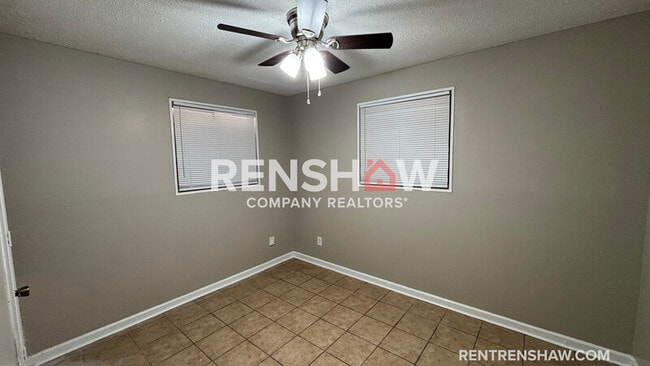 Foto del edificio - 4829 McCrory Ave