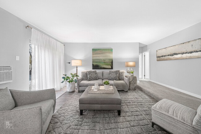 Building Photo - 720 Maple Ave