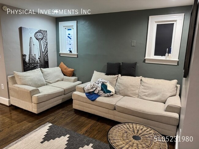 Foto del edificio - 1712 Main St SW