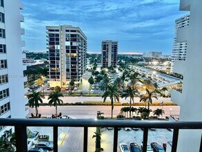 Building Photo - 2030 S Ocean Dr