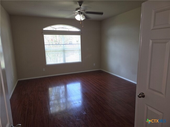 Building Photo - 10025 Birch Tree Dr