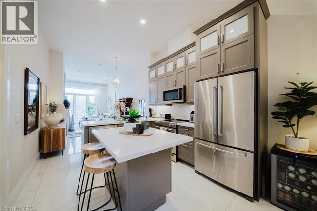 Building Photo - 85 Morrell St